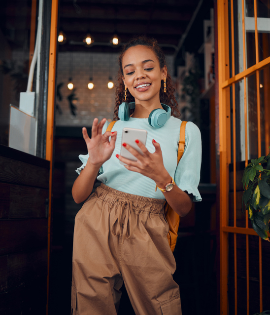 Gen Z woman shopping online, retail commercial real estate trends